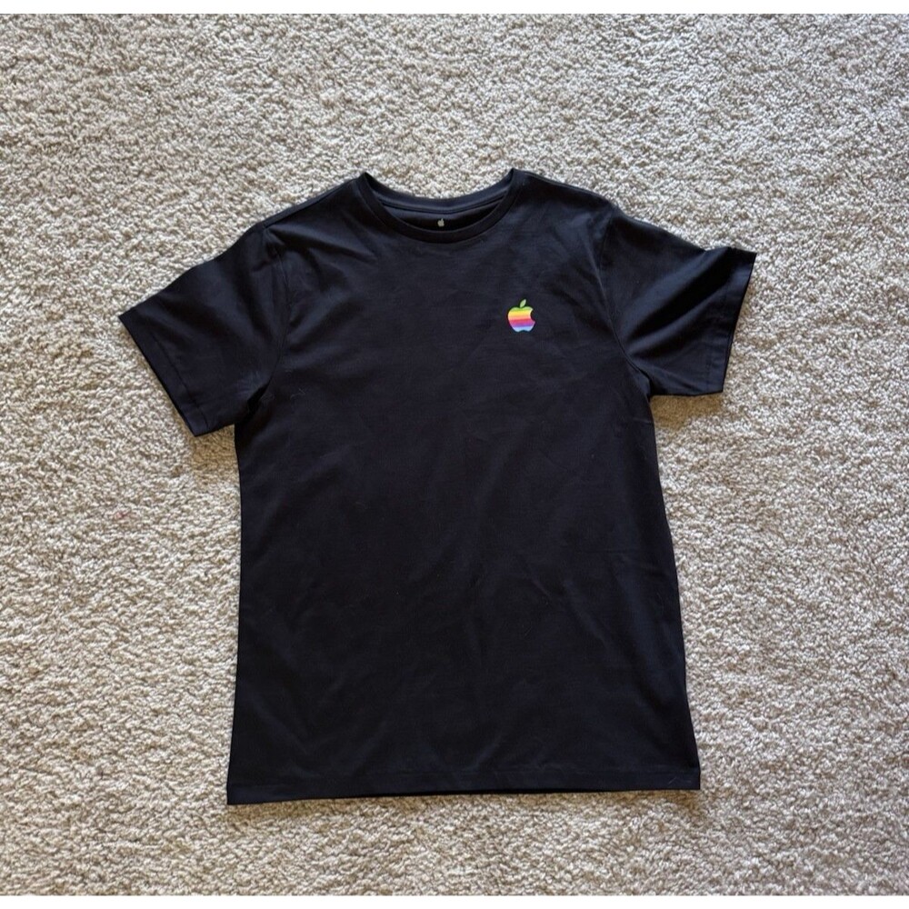 NWT Apple Angled Spectrum Rainbow Logo T-Shirt Black Men's M Retro Merch